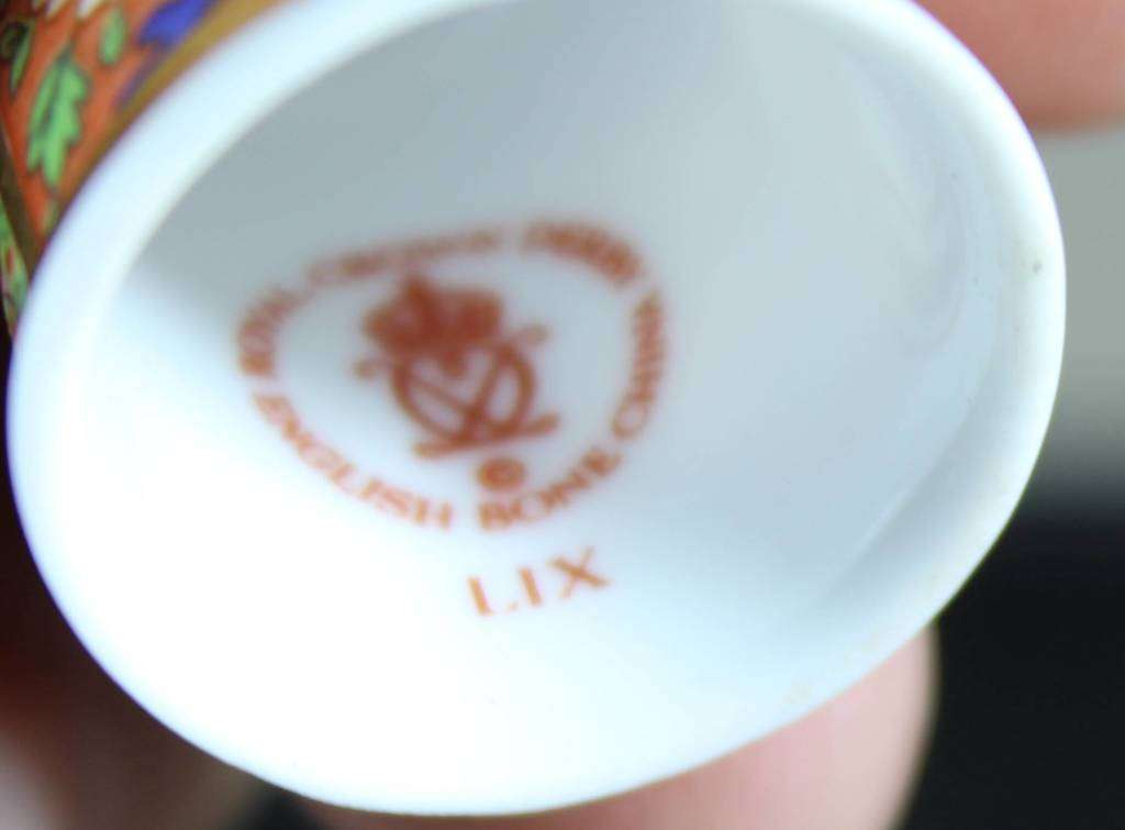 Collectible Thimble - Royal Crown Derby LIX - Flower Scenes- Act Fast!! Bid Now!!!