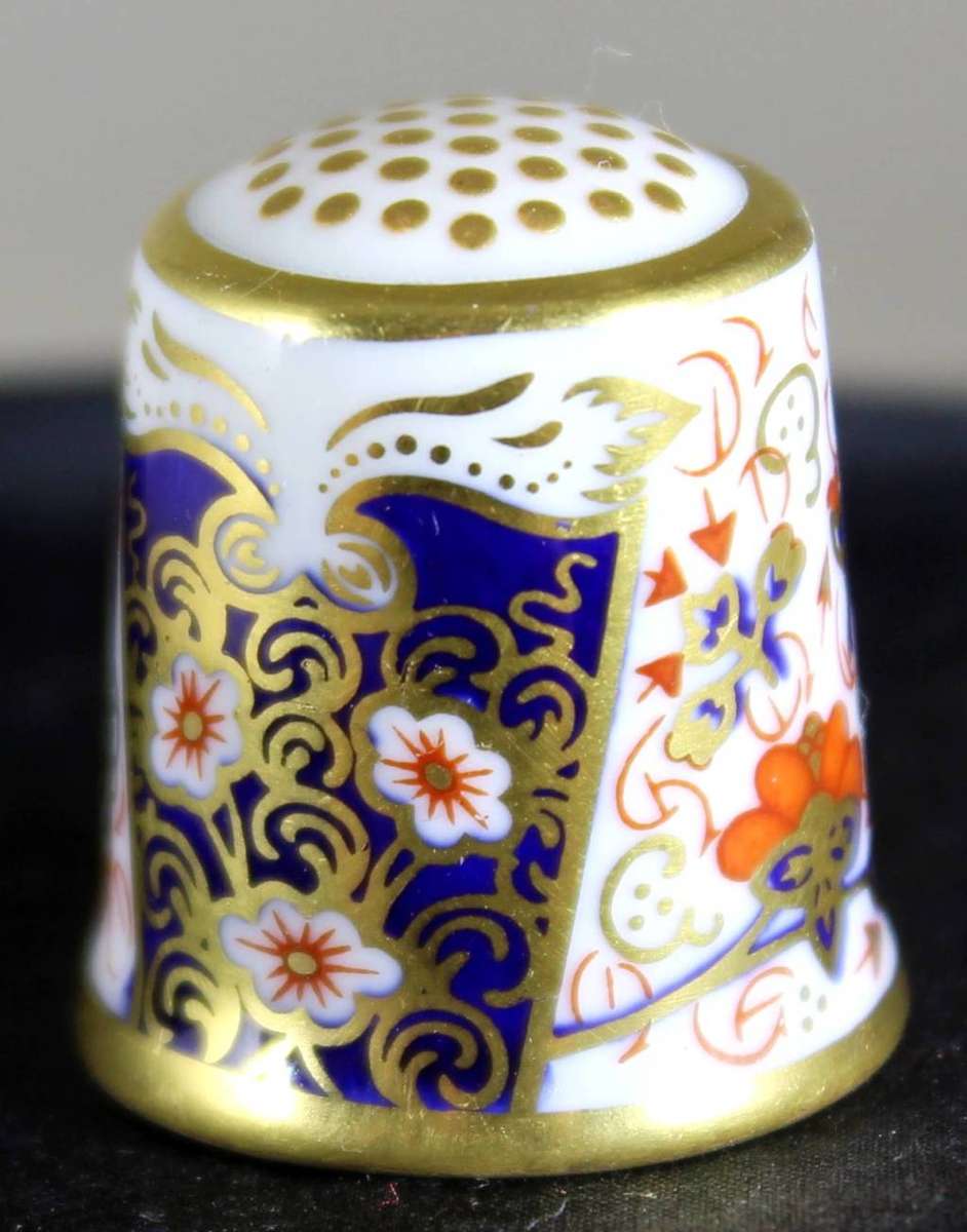Collectible Thimble - Royal Crown Derby XLVII Flower Panels - Act Fast!! Bid Now!!!