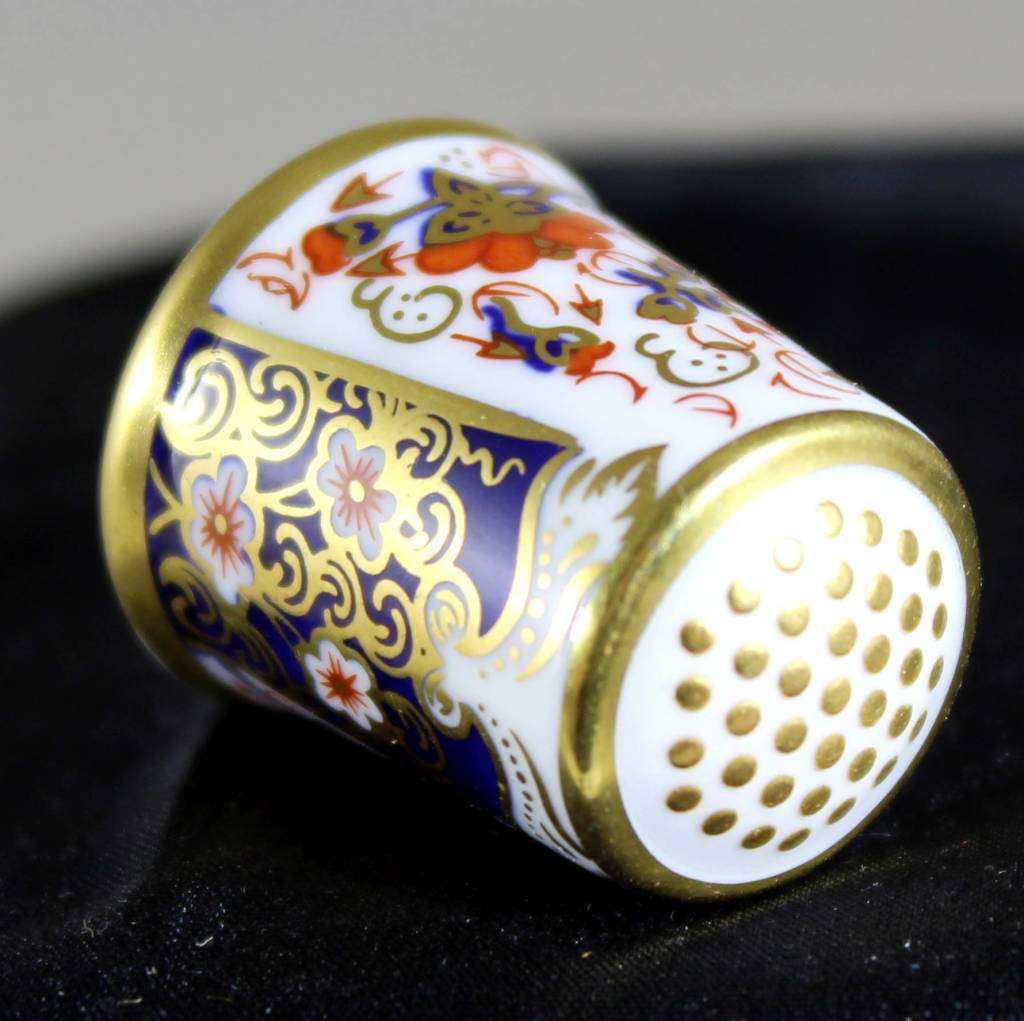 Collectible Thimble - Royal Crown Derby XLVII Flower Panels - Act Fast!! Bid Now!!!