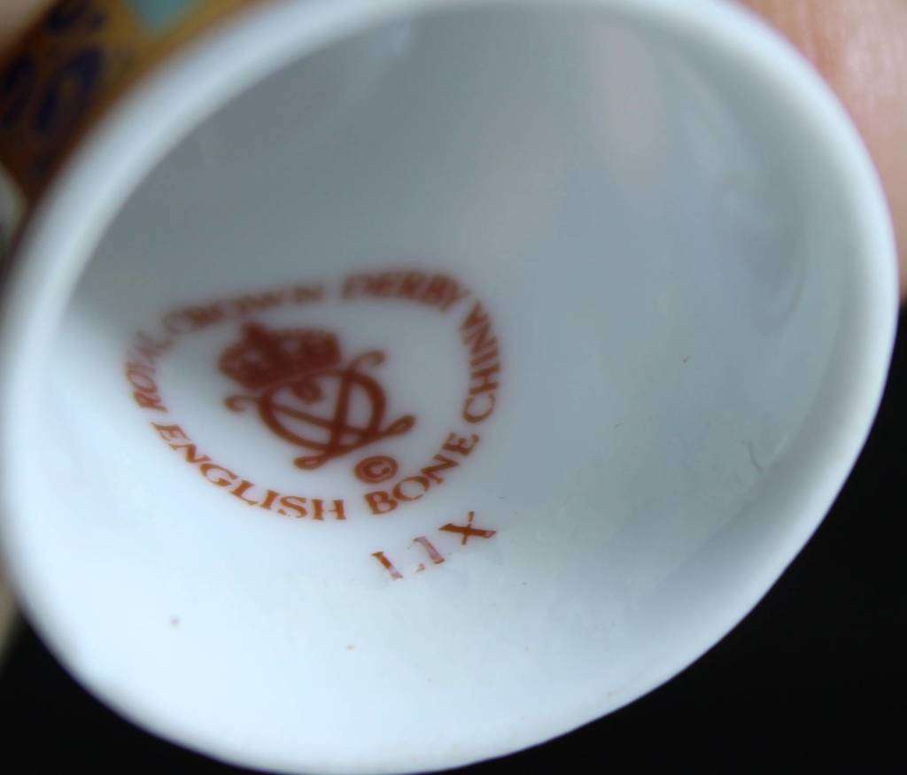 Collectible Thimble - Royal Crown Derby LIX Panels - Act Fast!! Bid Now!!!