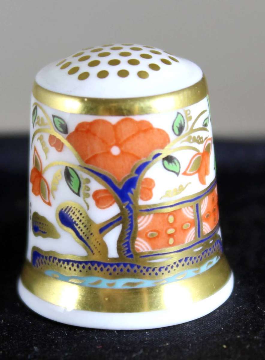 Collectible Thimble - Royal Crown Derby LIX Flower Panels - Act Fast!! Bid Now!!!