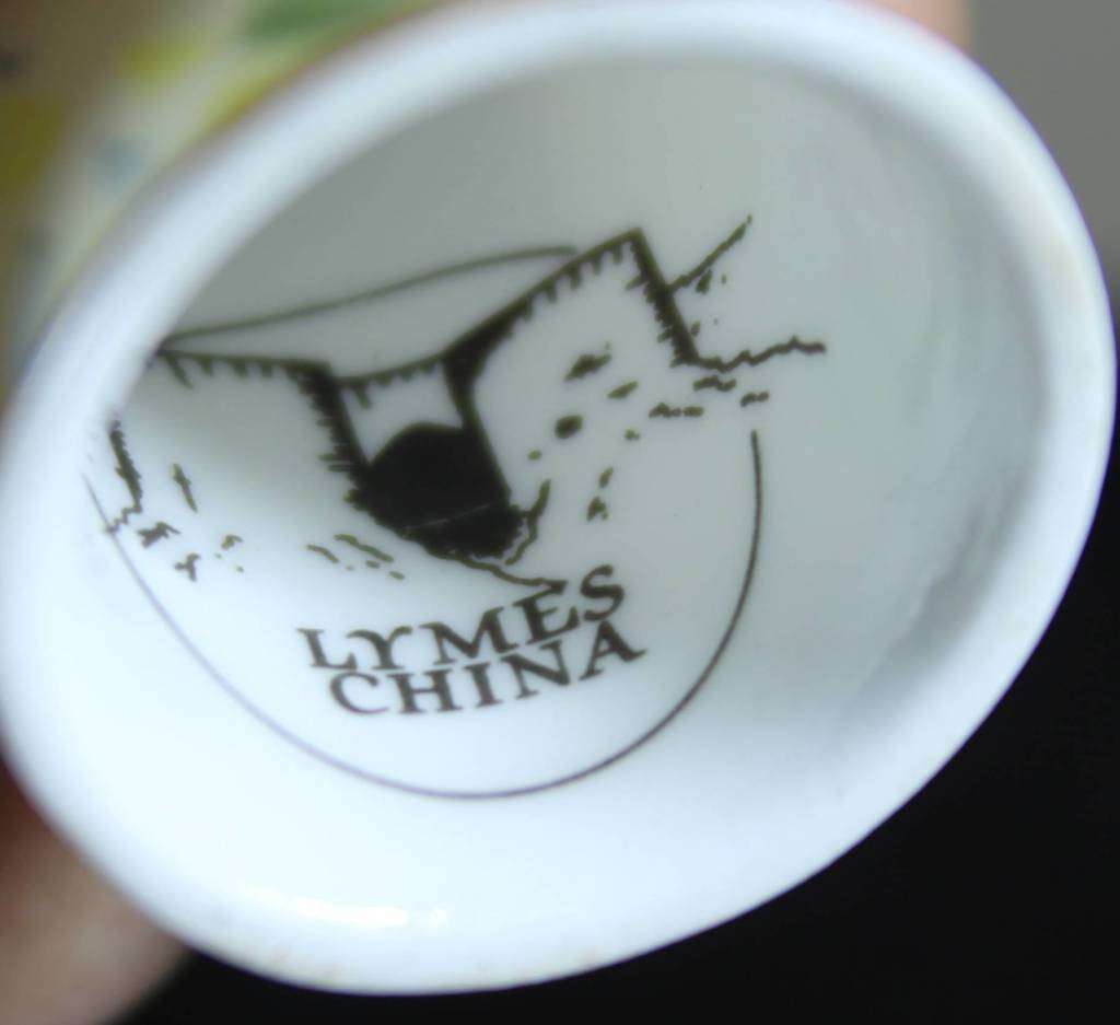 Collectible Thimble - Lymes China - Act Fast!! Bid Now!!!