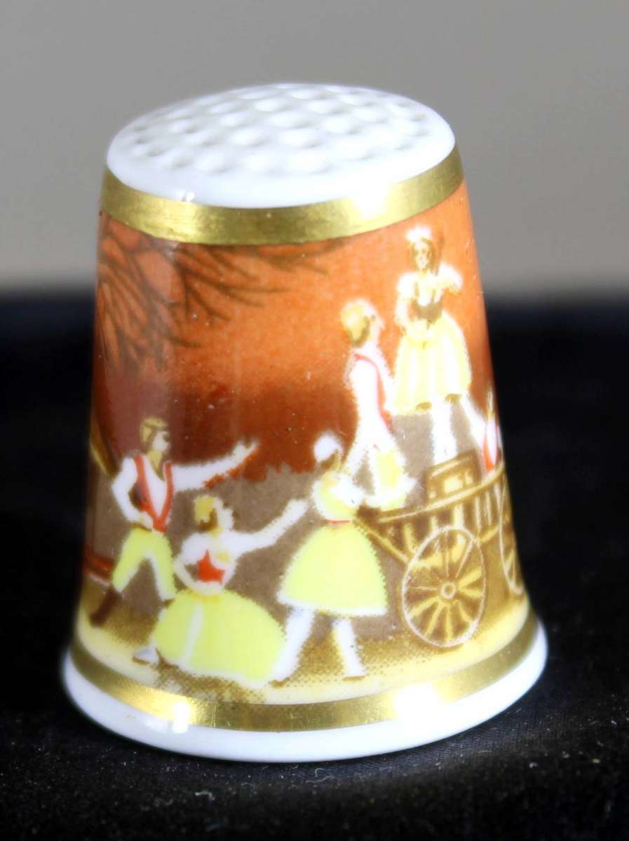Collectible Thimble - Royal Worchester - Giselle - Act Fast!! Bid Now!!!