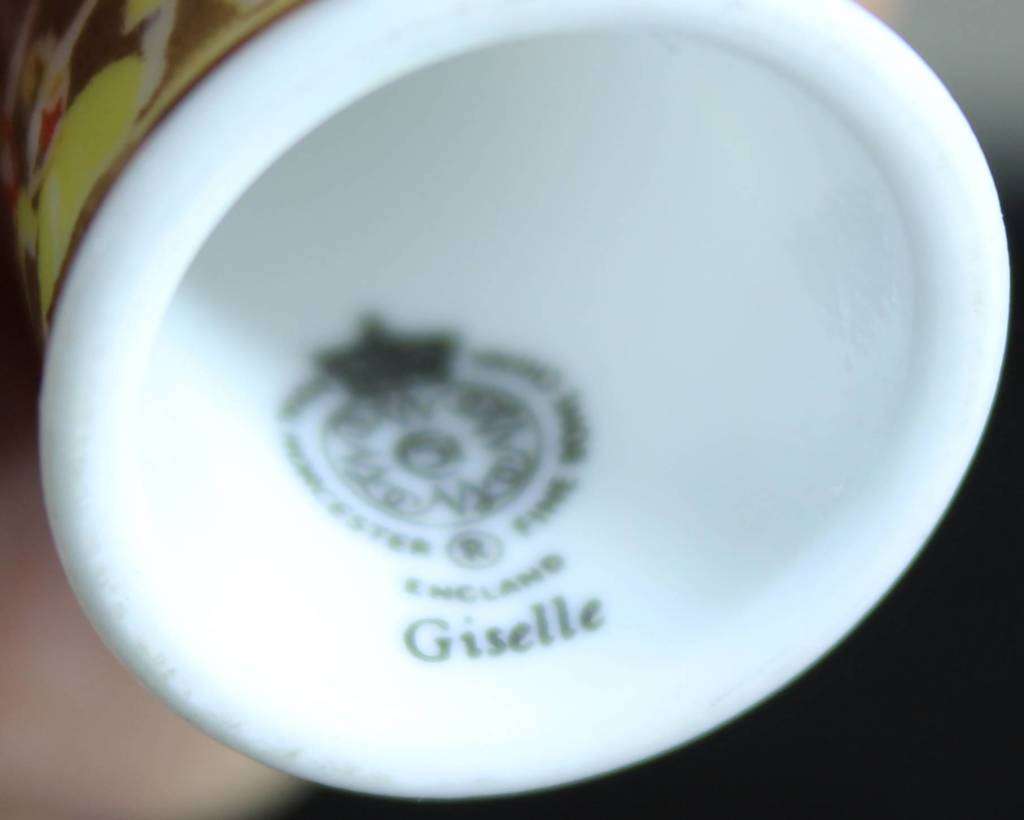 Collectible Thimble - Royal Worchester - Giselle - Act Fast!! Bid Now!!!