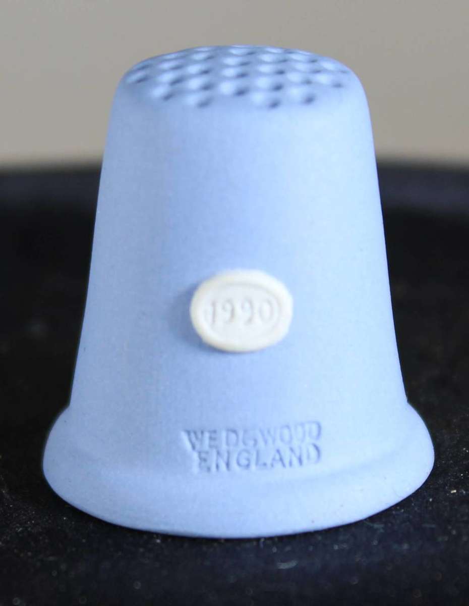 Collectible Thimble - Wedgwood - Joseph & Maria (1990) - Act Fast!! Bid Now!!!