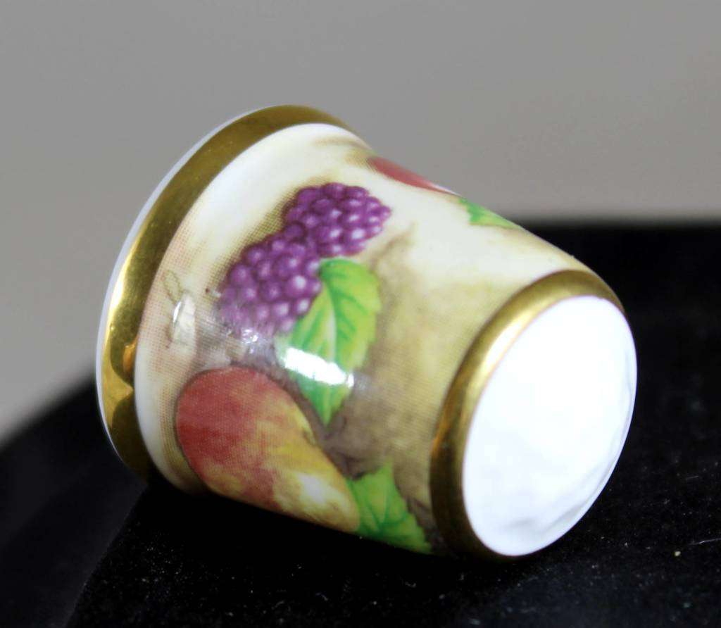 Collectible Thimble - Sutherland - Fruit - Act Fast!! Bid Now!!!