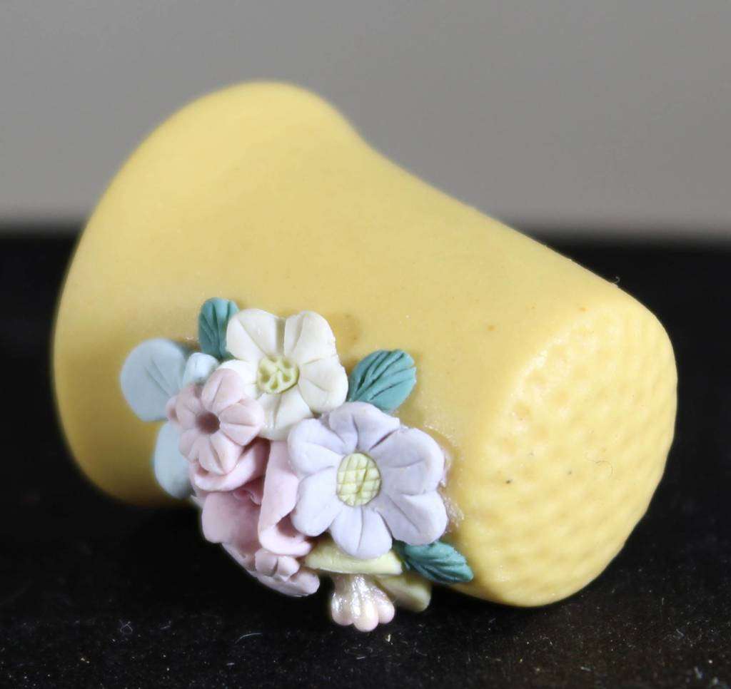 Collectible Thimble - S&H Australia - Embossed Flowers - Act Fast!! Bid Now!!!