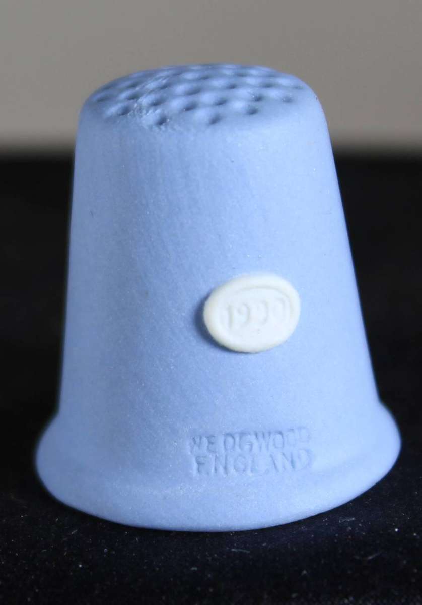 Collectible Thimble - Wedgwood - Mother and Baby with Horse - Act Fast!! Bid Now!!!