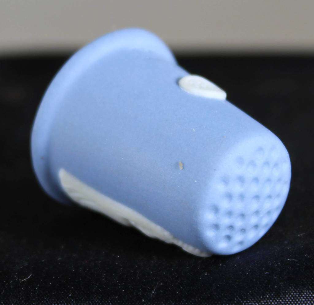 Collectible Thimble - Wedgwood - Mother and Baby with Horse - Act Fast!! Bid Now!!!