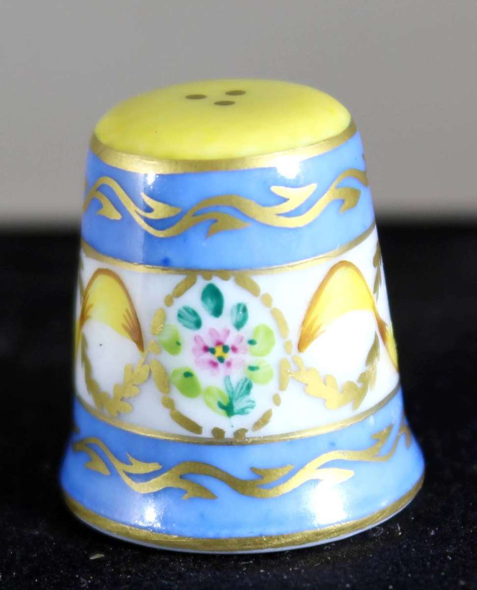 Collectible Thimble - Limoges - Flower with Swirls - Act Fast!! Bid Now!!!