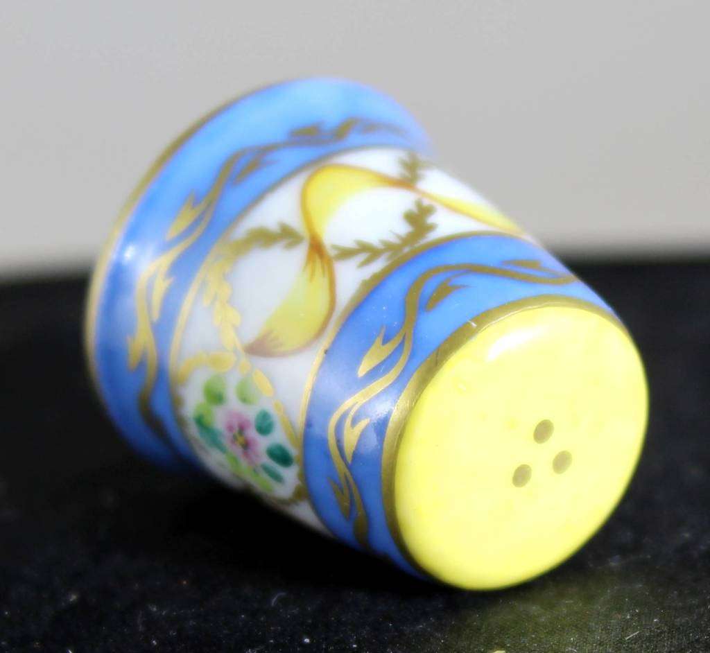 Collectible Thimble - Limoges - Flower with Swirls - Act Fast!! Bid Now!!!