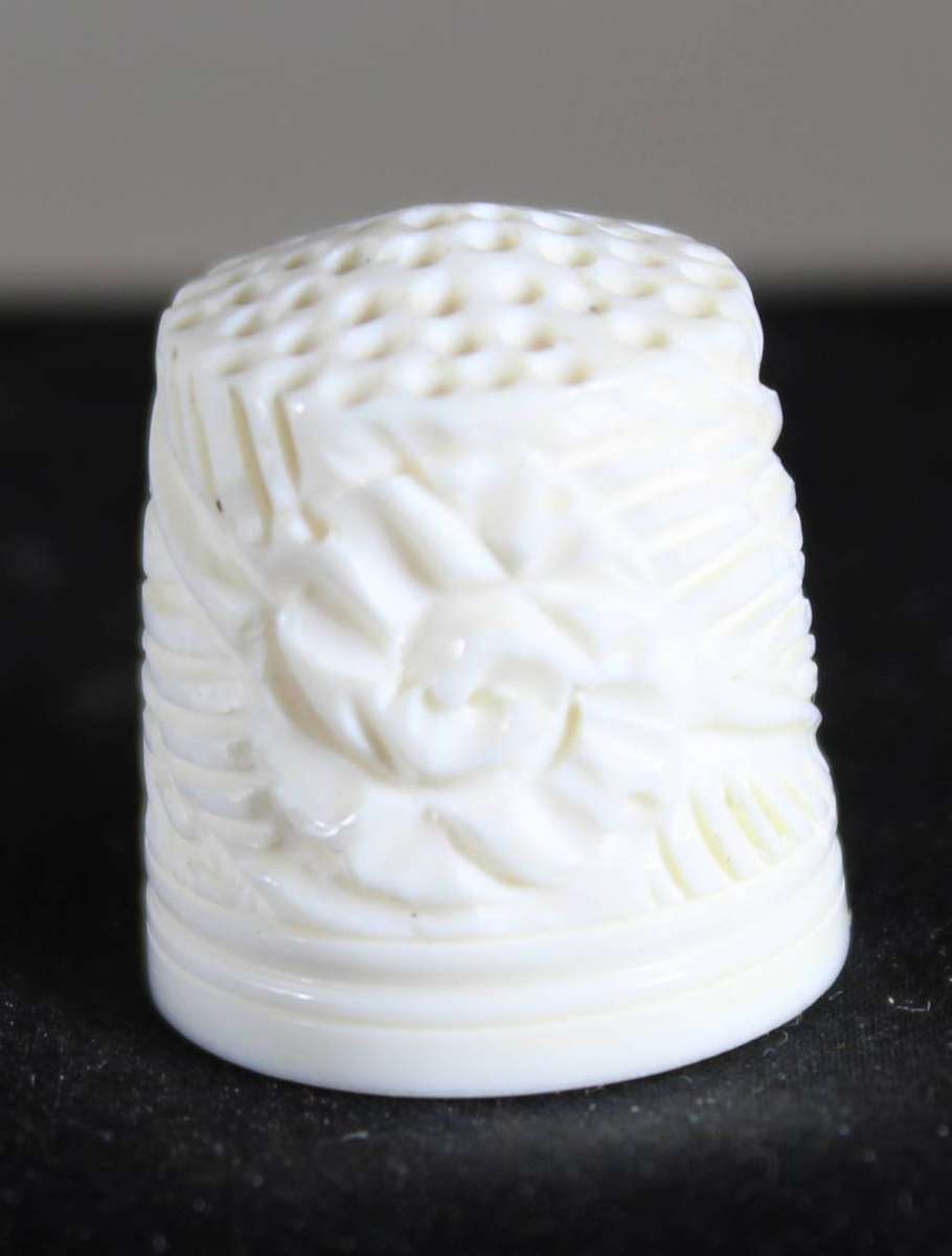 Collectible Thimble - Carved  Bone - Leaves - Act Fast!! Bid Now!!!