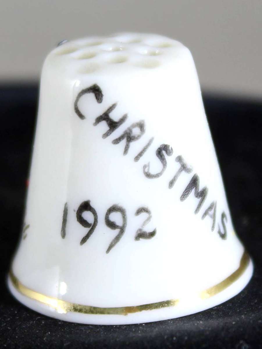 Collectible Thimble - Christmas 1992 - Act Fast!! Bid Now!!!