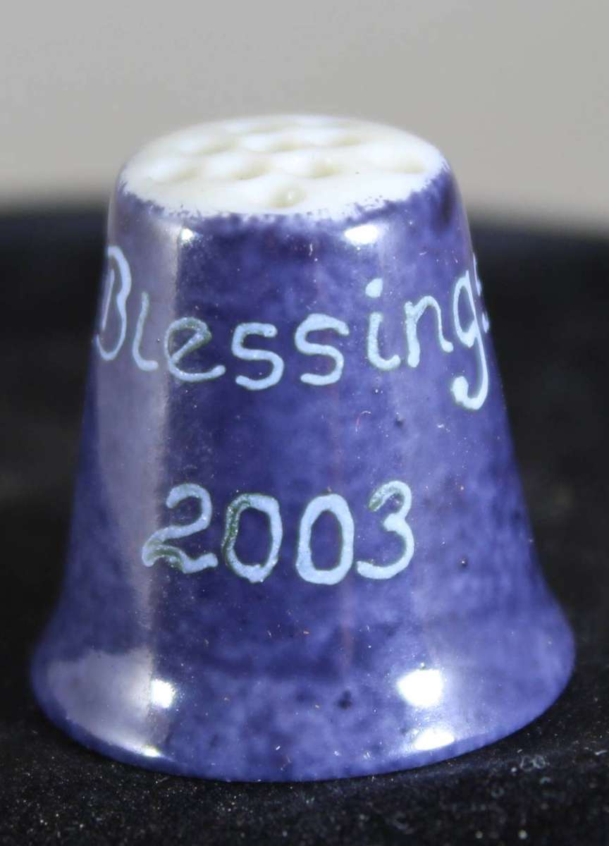 Collectible Thimble - Christmas Blessings 2003 - Act Fast!! Bid Now!!!