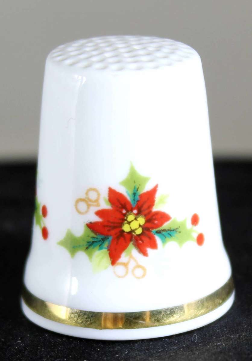 Collectible Thimble - Royal Albert - Poinsettia - Act Fast!! Bid Now!!!