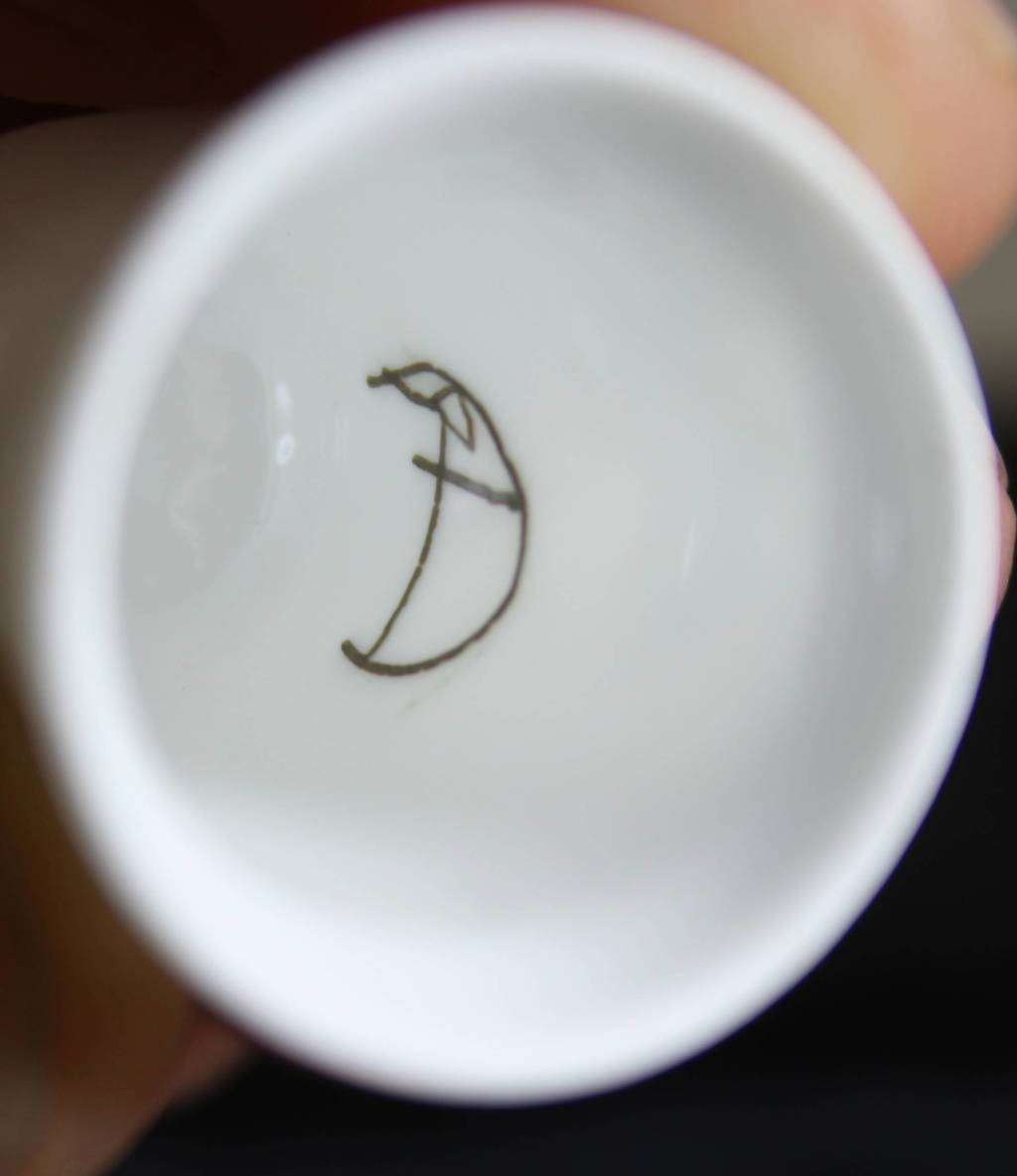 Collectible Thimble - Bird Amongst The Flowers - Made in England - Act Fast!! Bid Now!!!