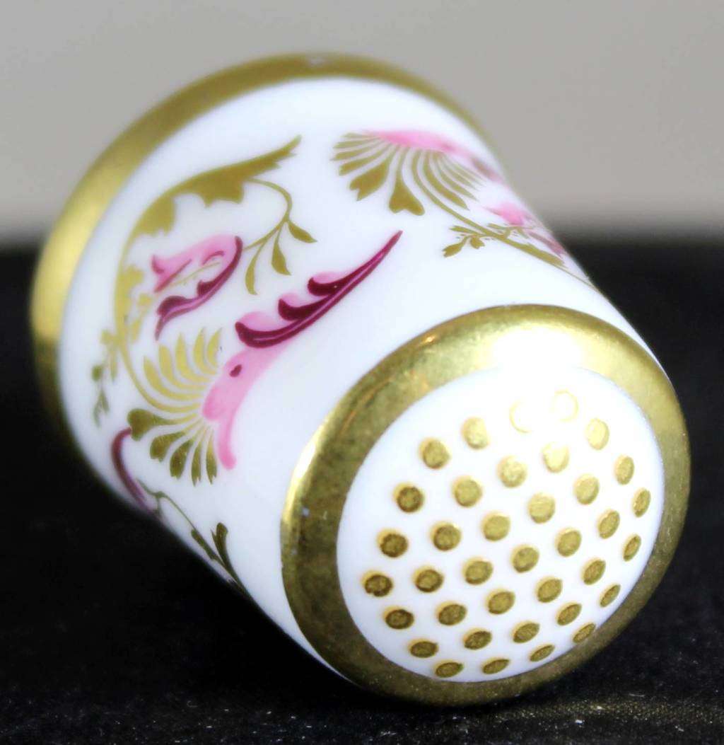 Collectible Thimble - Royal Crown Derby XLVIII - Leaves - Act Fast!! Bid Now!!!