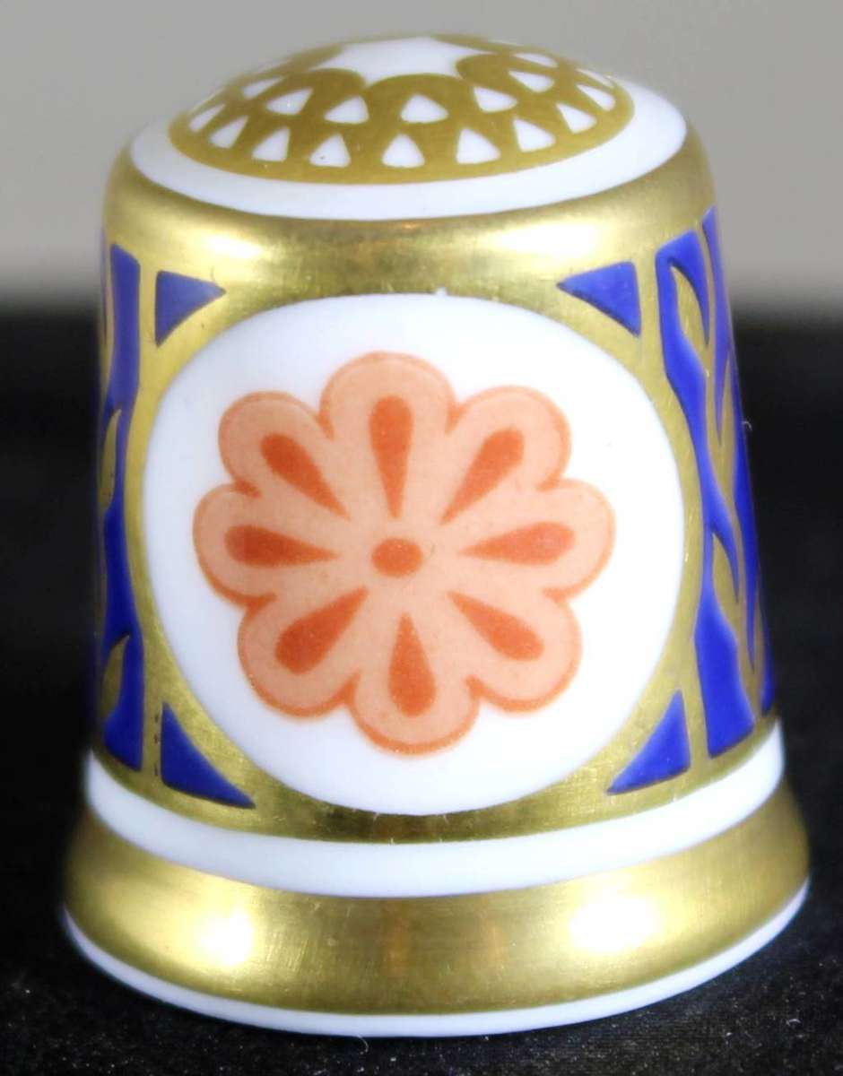 Collectible Thimble - Royal Crown Derby L - Round Flower - Act Fast!! Bid Now!!!