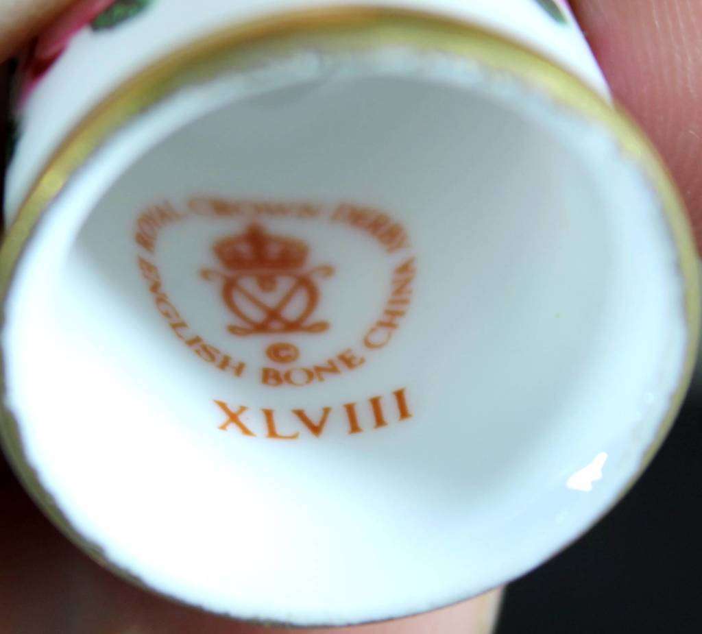 Collectible Thimble - Royal Crown Derby XLVIII - Pink Roses - Act Fast!! Bid Now!!!