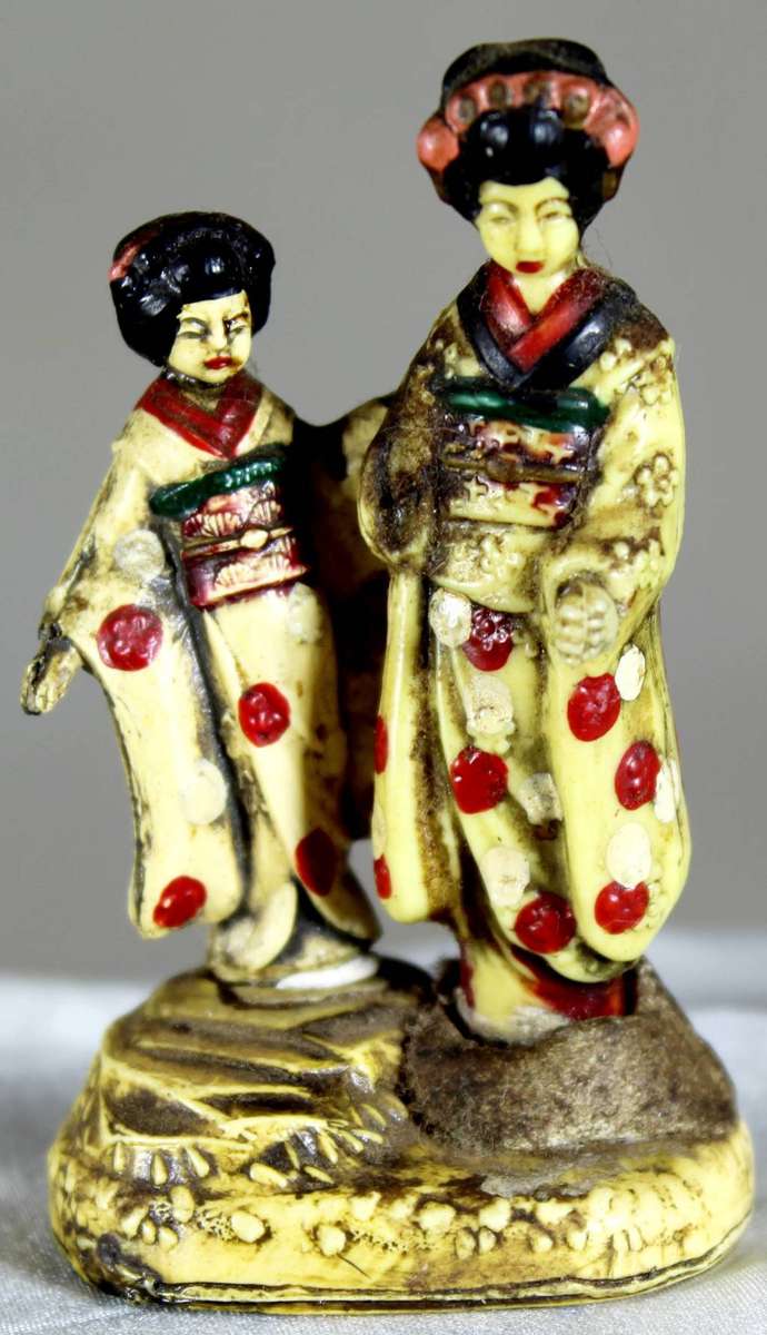 Miniature - Japanese Mother and Daughter - Act Fast!!! -BID NOW!!!