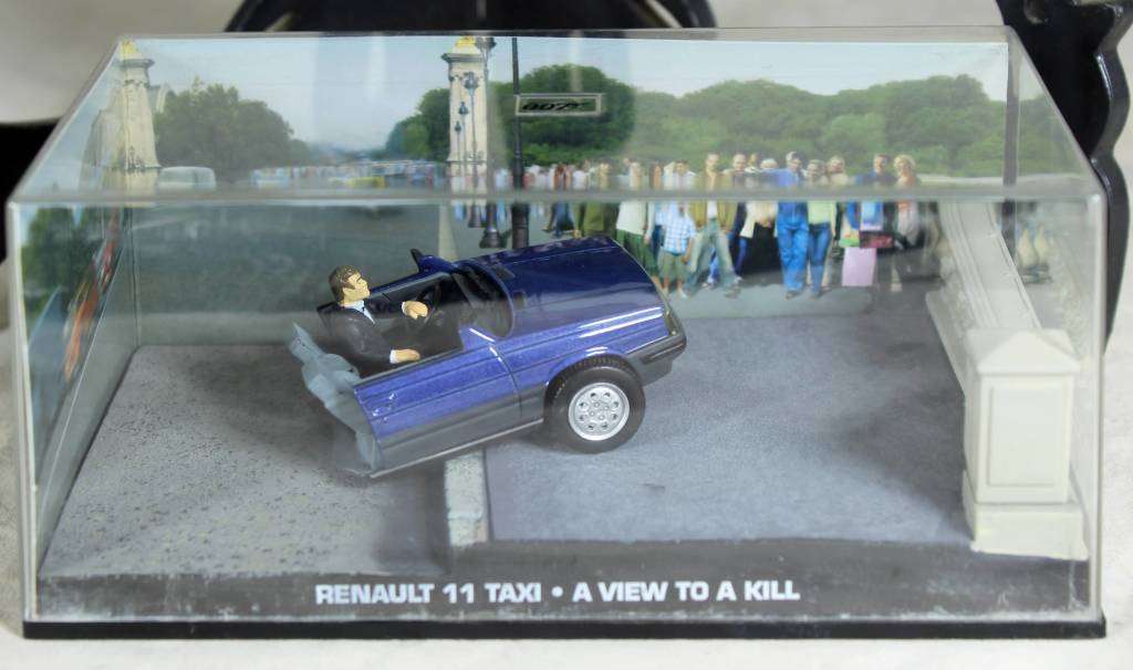 JAMES BOND 007  UNIVERSAL HOBBIES- Renault 11 Taxi ( A View To a Kill )