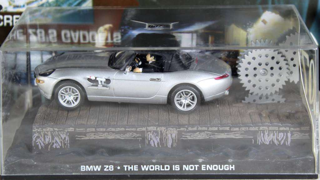 James Bond - BMW Z8 (The World Is Not Enough #4)