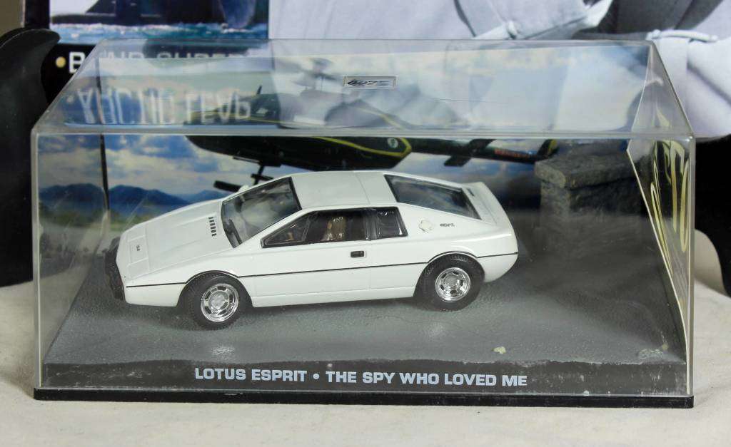 James Bond - Lotus Esprit (The spy who loved me #16)