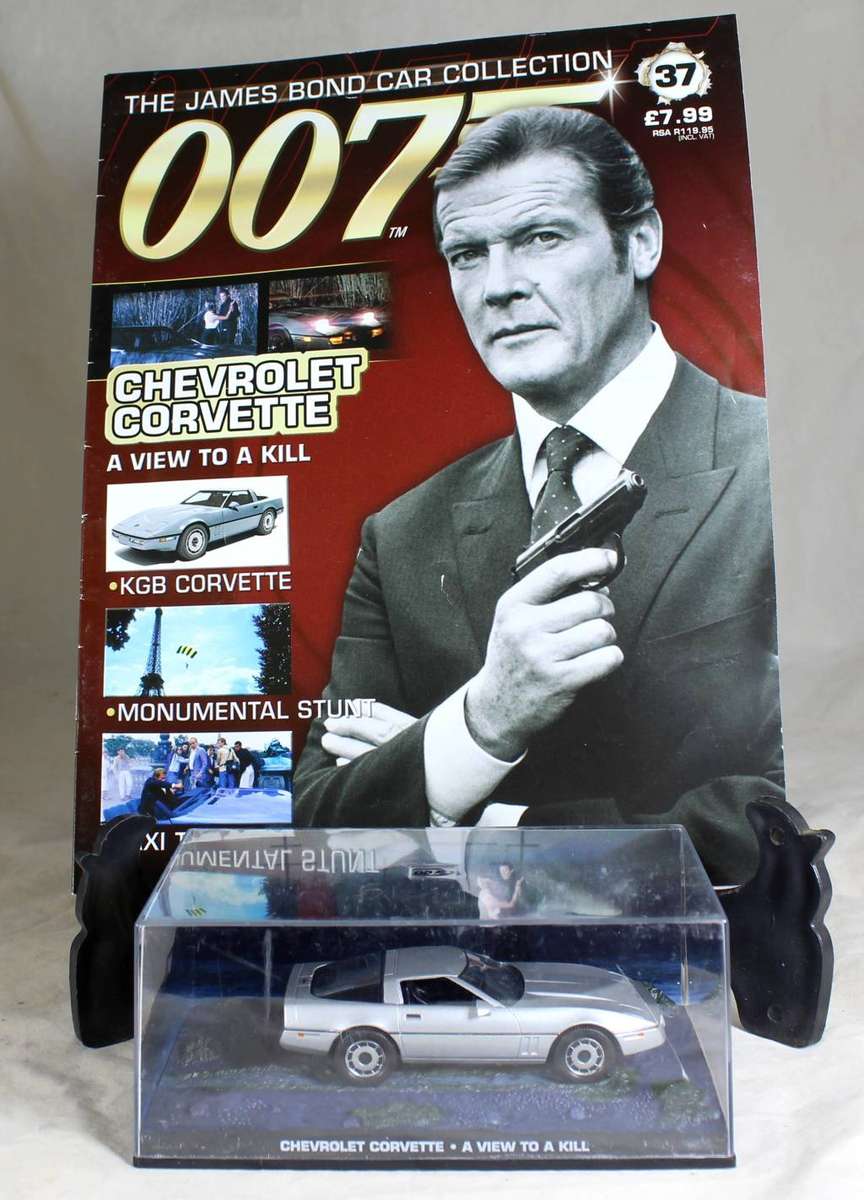JAMES BOND 007  UNIVERSAL HOBBIES- Chevrolet Corvette ( A View To A Kill #37 )
