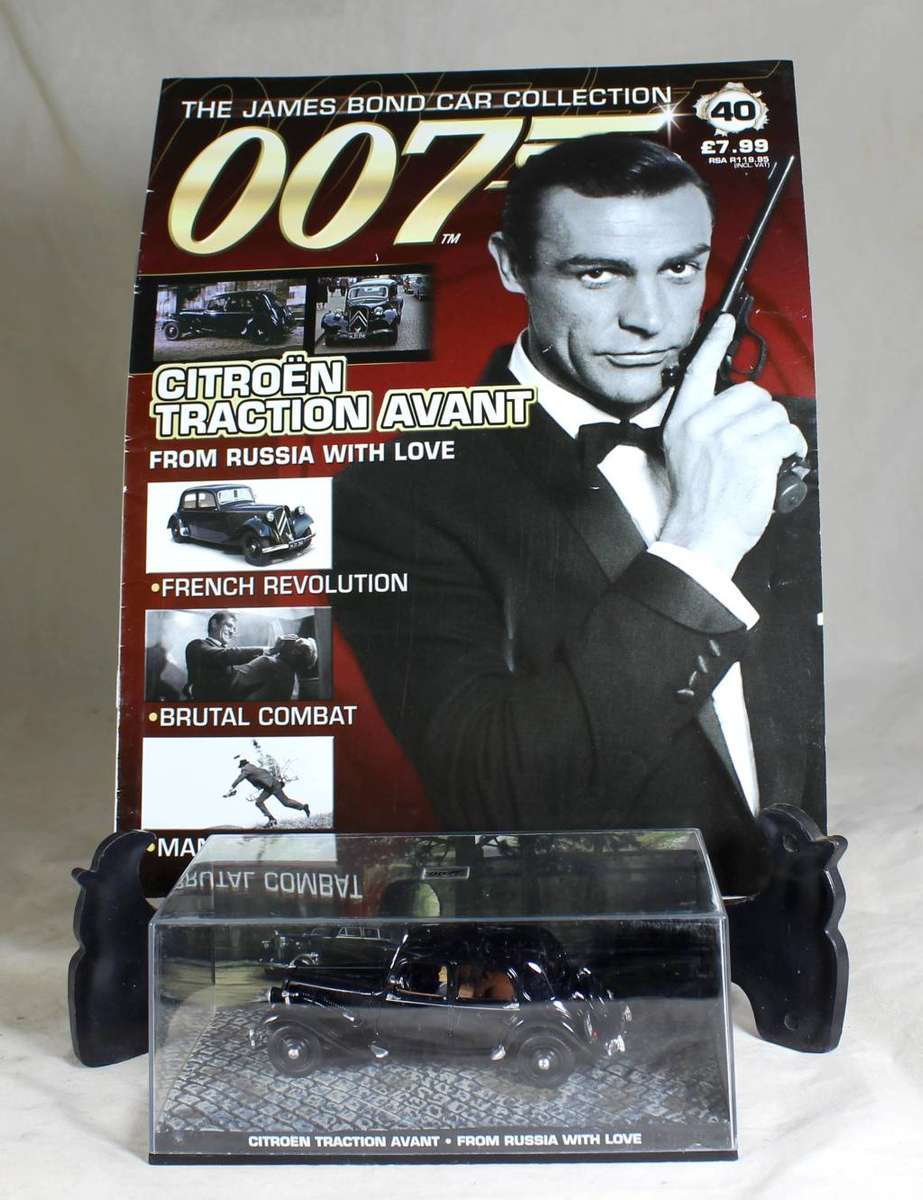 JAMES BOND 007  UNIVERSAL HOBBIES- Citroën Traction Avant ( From Russia With Love #40 )