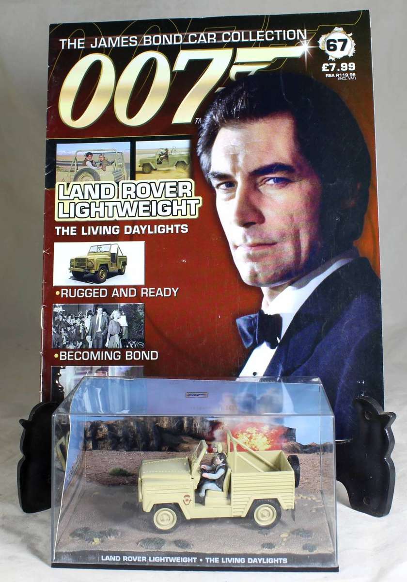 JAMES BOND 007  UNIVERSAL HOBBIES- Land Rover Lightweight ( The Living Daylights #67 )