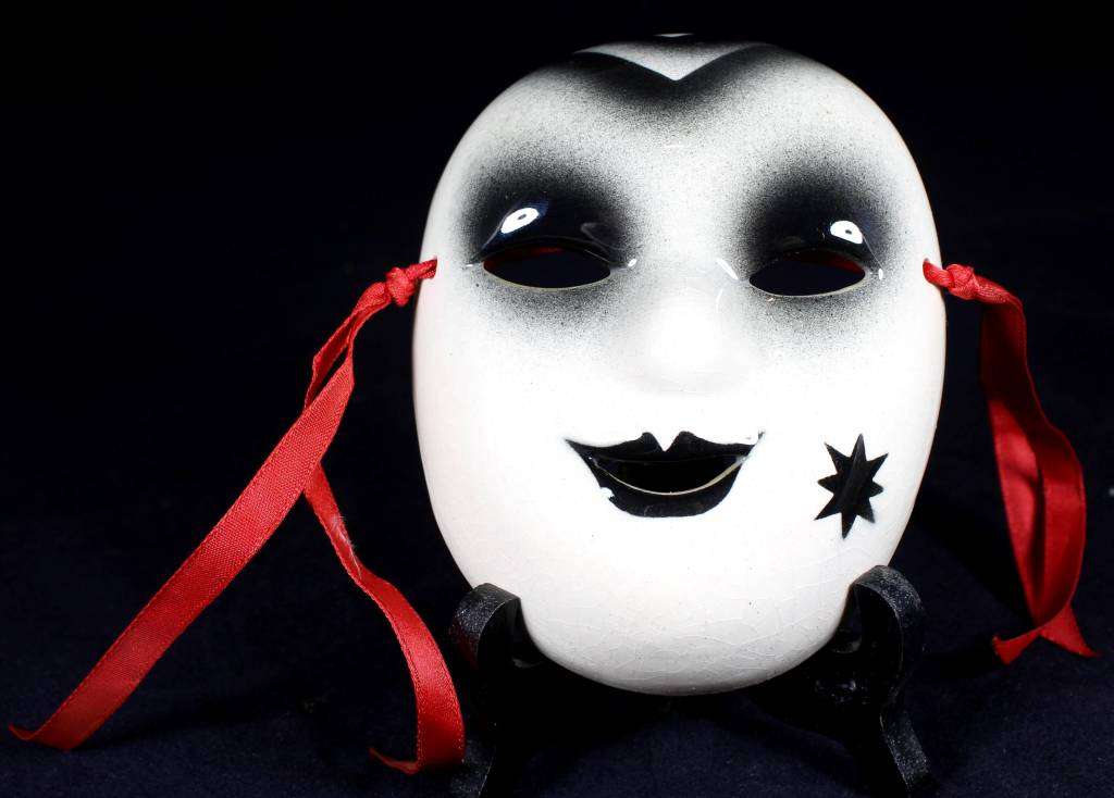 Small opera mask - Black embellishments