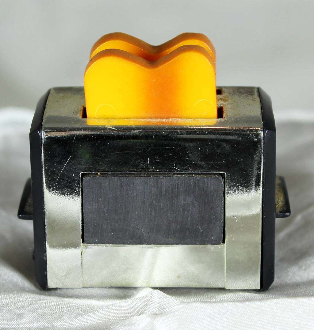 Pop-up Toaster Fridge Magnet