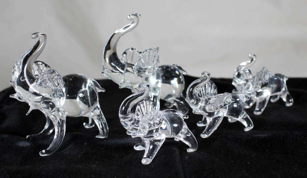Glass Elephant Family - Set of Five - Bid Now!!!