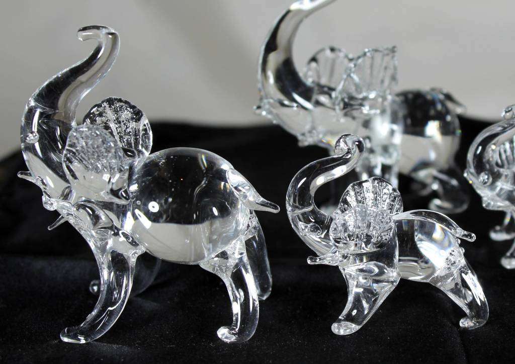 Glass Elephant Family - Set of Five - Bid Now!!!