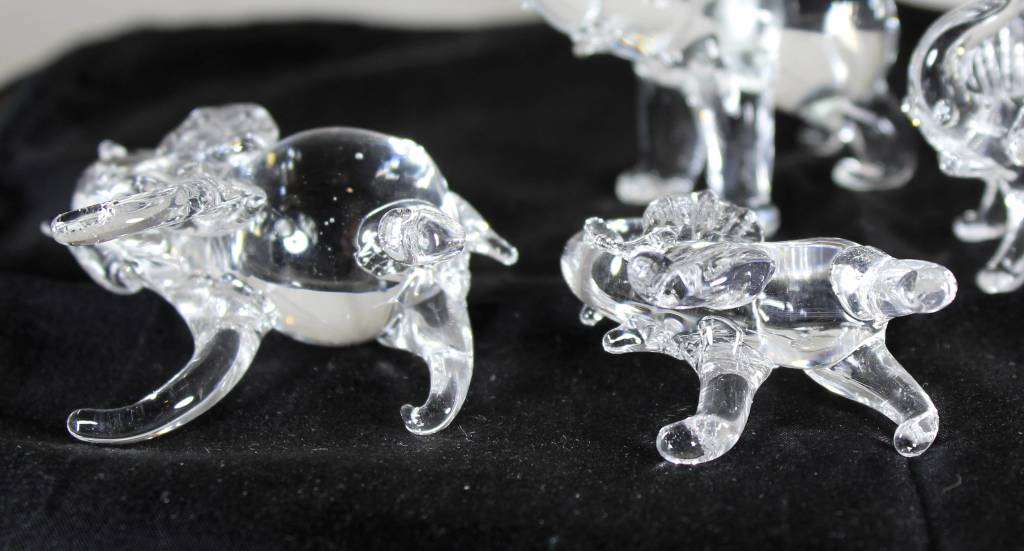 Glass Elephant Family - Set of Five - Bid Now!!!