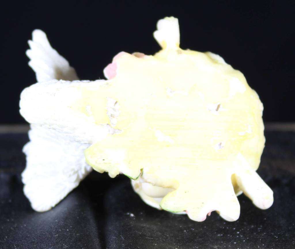 Little girl - yellow dress & swan