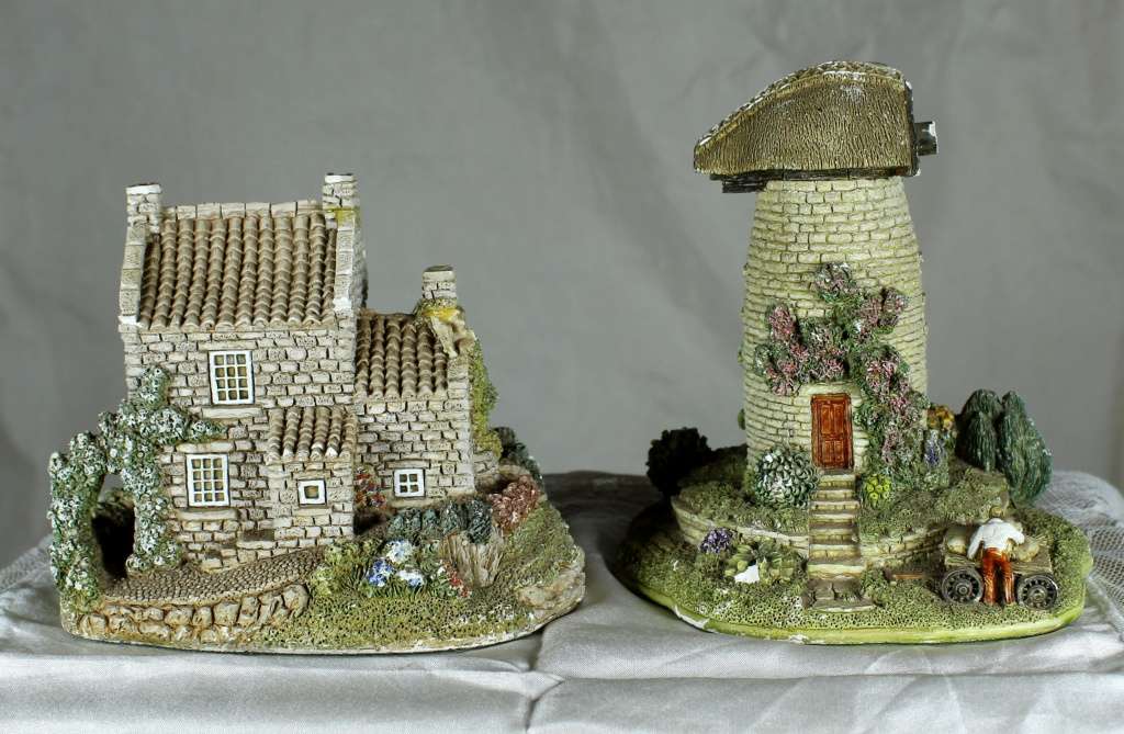 Set of 5 Lilliput Lane Houses - For Restoration - Act Fast - Bid Now!!!