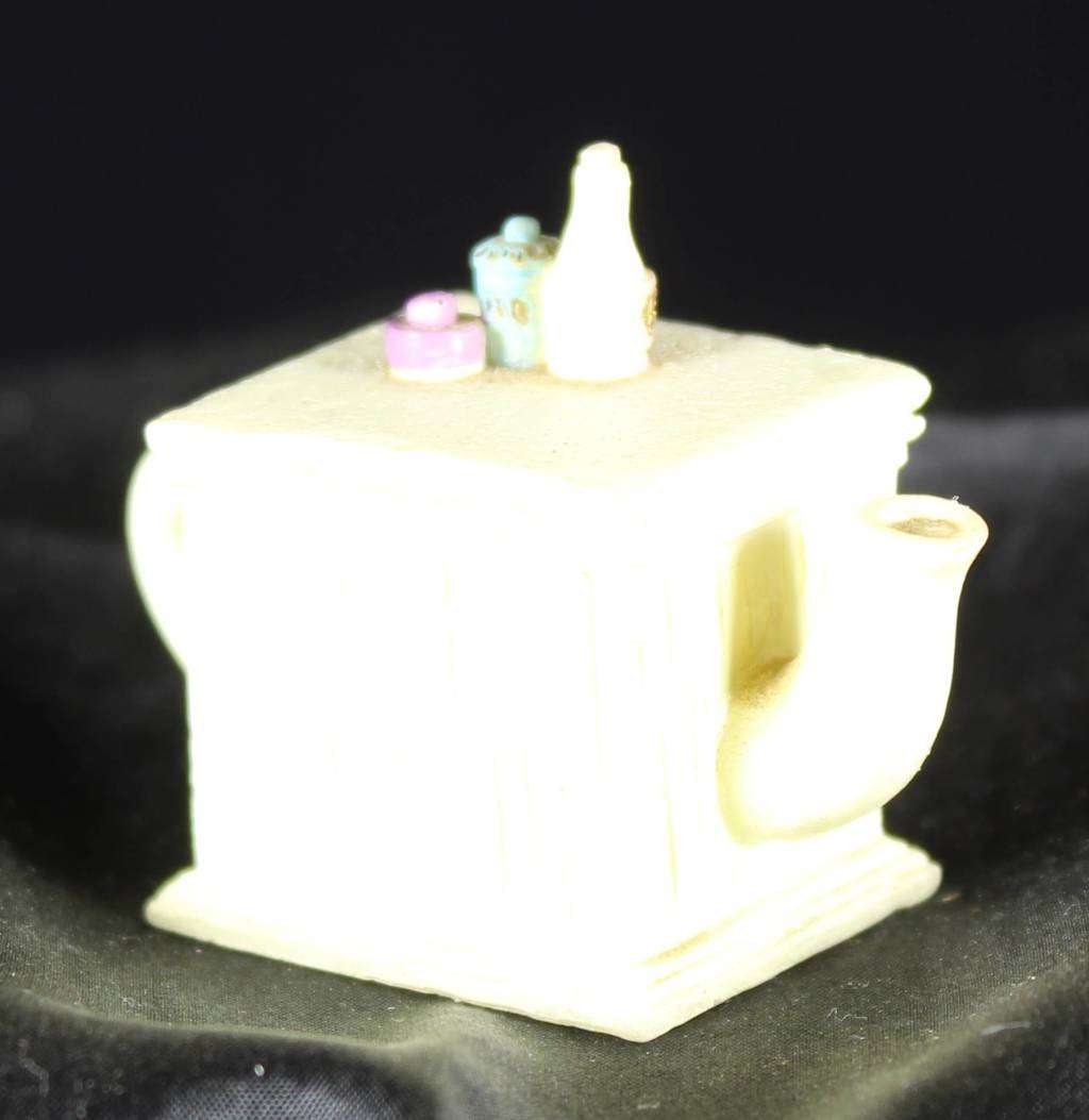 Miniature Kettle Ornament - Bid Now!!!