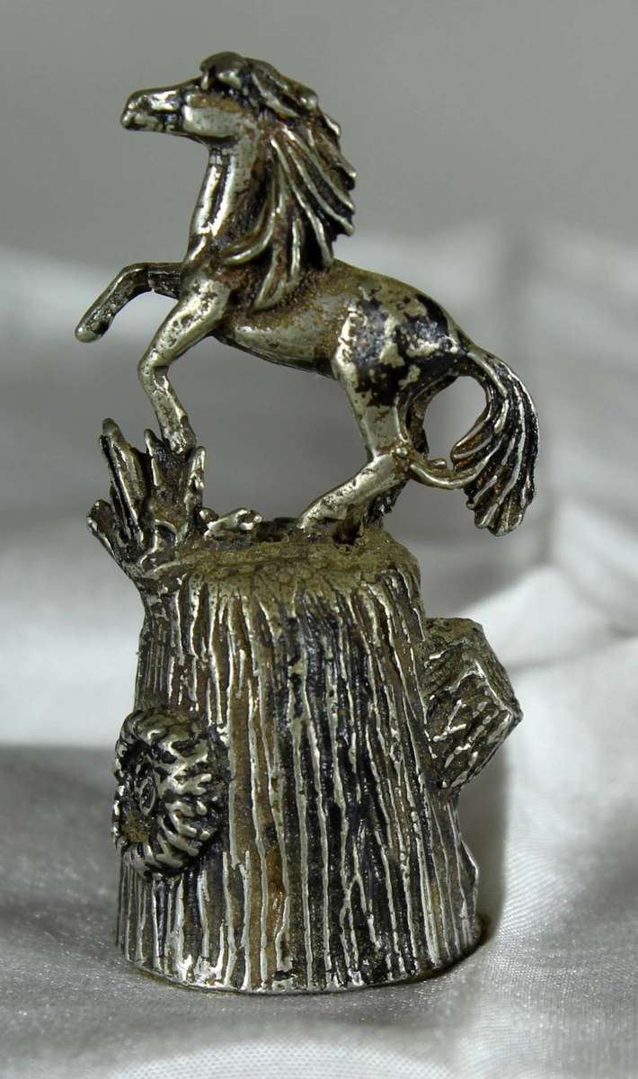 English Pewter (Pseudo) Thimble - Rearing Horse - Bid Now!!!