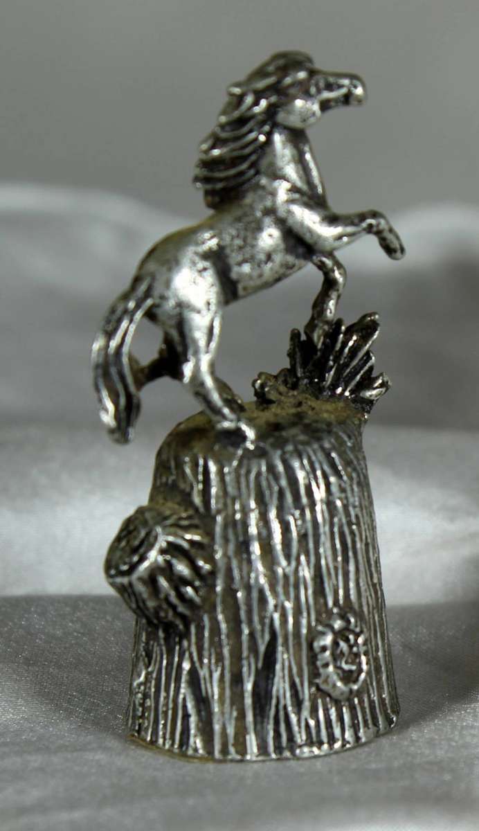 English Pewter (Pseudo) Thimble - Rearing Horse - Bid Now!!!