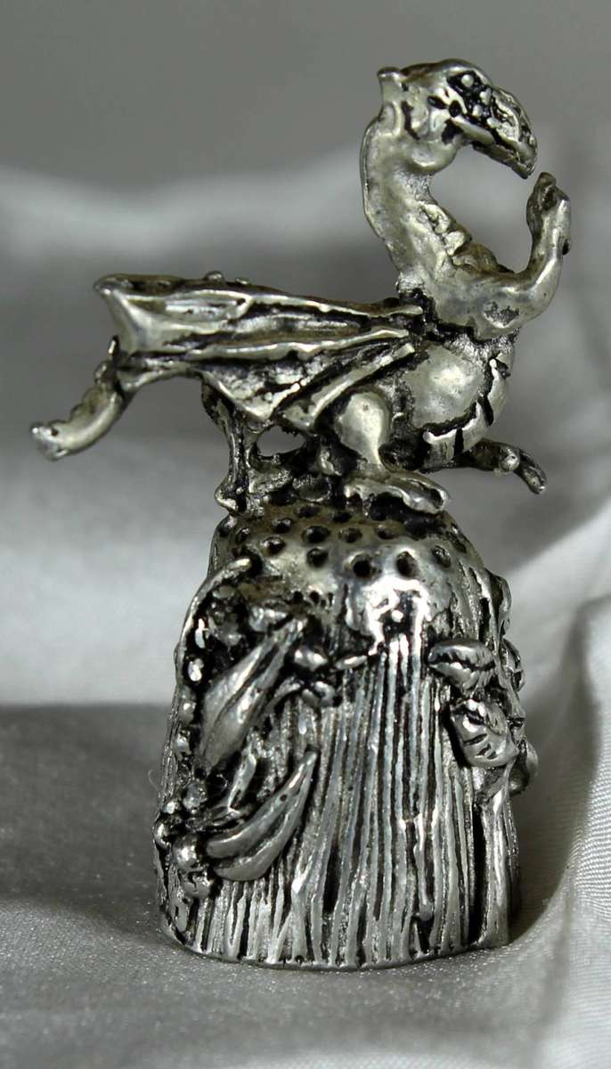 English Pewter (Pseudo) Thimble - Small Dragon - Bid Now!!!