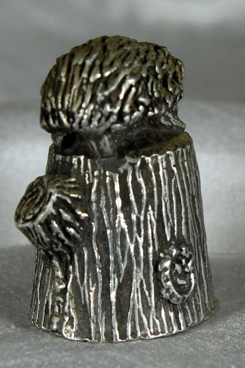 English Pewter (Pseudo) Thimble - Hedgehog - Bid Now!!!
