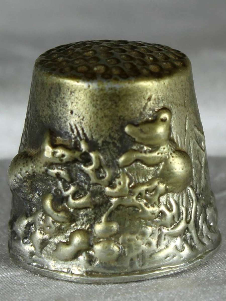 Pewter Thimble - Embossed Mice - Bid Now!!!