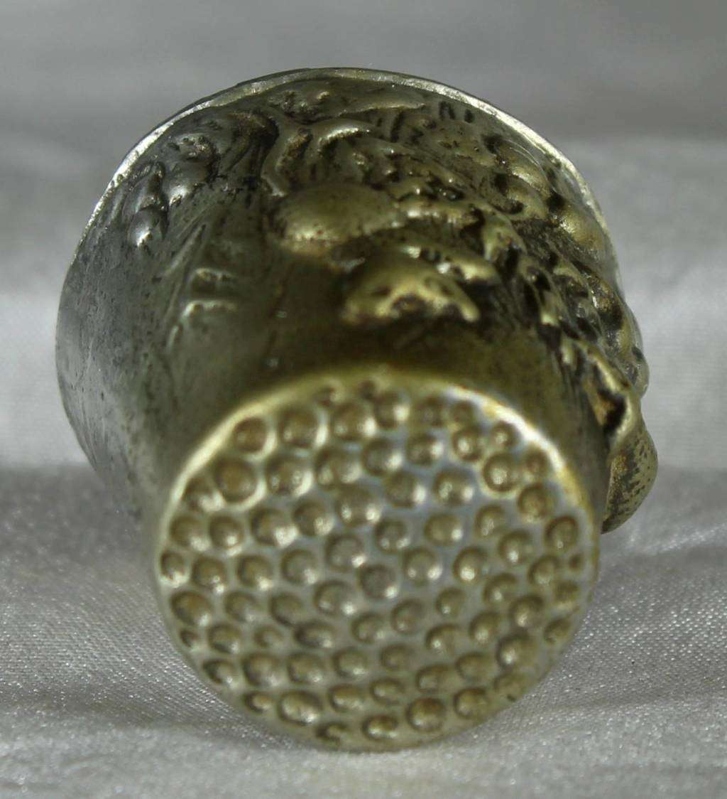 Pewter Thimble - Embossed Mice - Bid Now!!!
