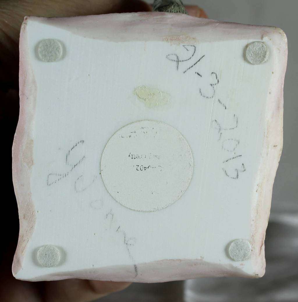 Country Artist - Sitting Pretty - Cat on Pillow with Pink Bow - Hand crafted & Painted - Bid Now!