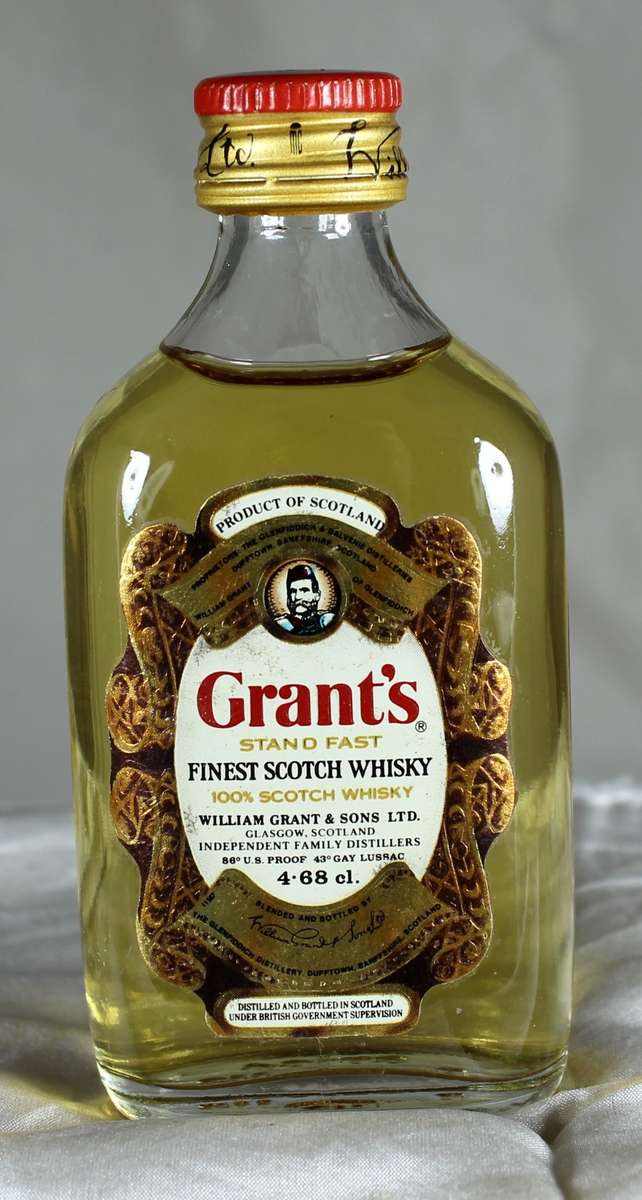 Mini liquor bottle - Grant`s Whisky (46ml)