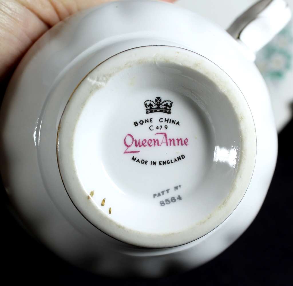 Queen Anne - Vintage Bone China - Trio