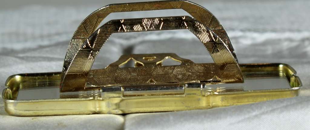 Vintage Victorian Scene Lipstick Holder - Low Price!! - Bid Now!!!