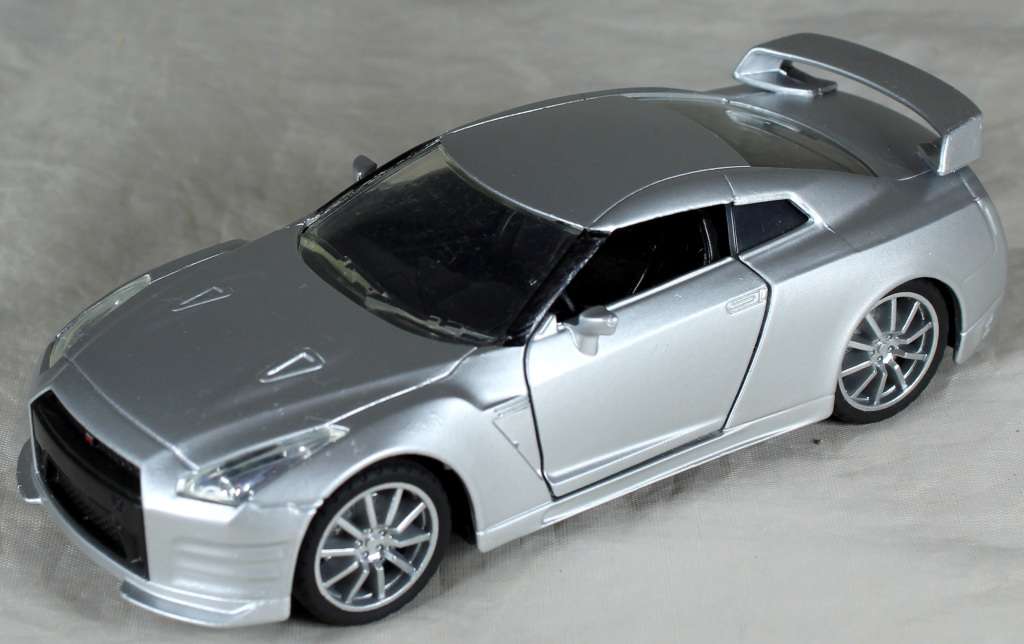 Jada - Fast & Furious - Nissan GTR - 2009 - Act Fast!!! BID NOW!!!