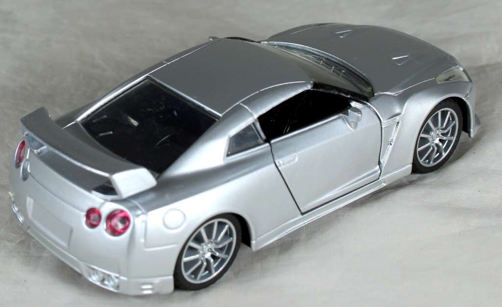 Jada - Fast & Furious - Nissan GTR - 2009 - Act Fast!!! BID NOW!!!